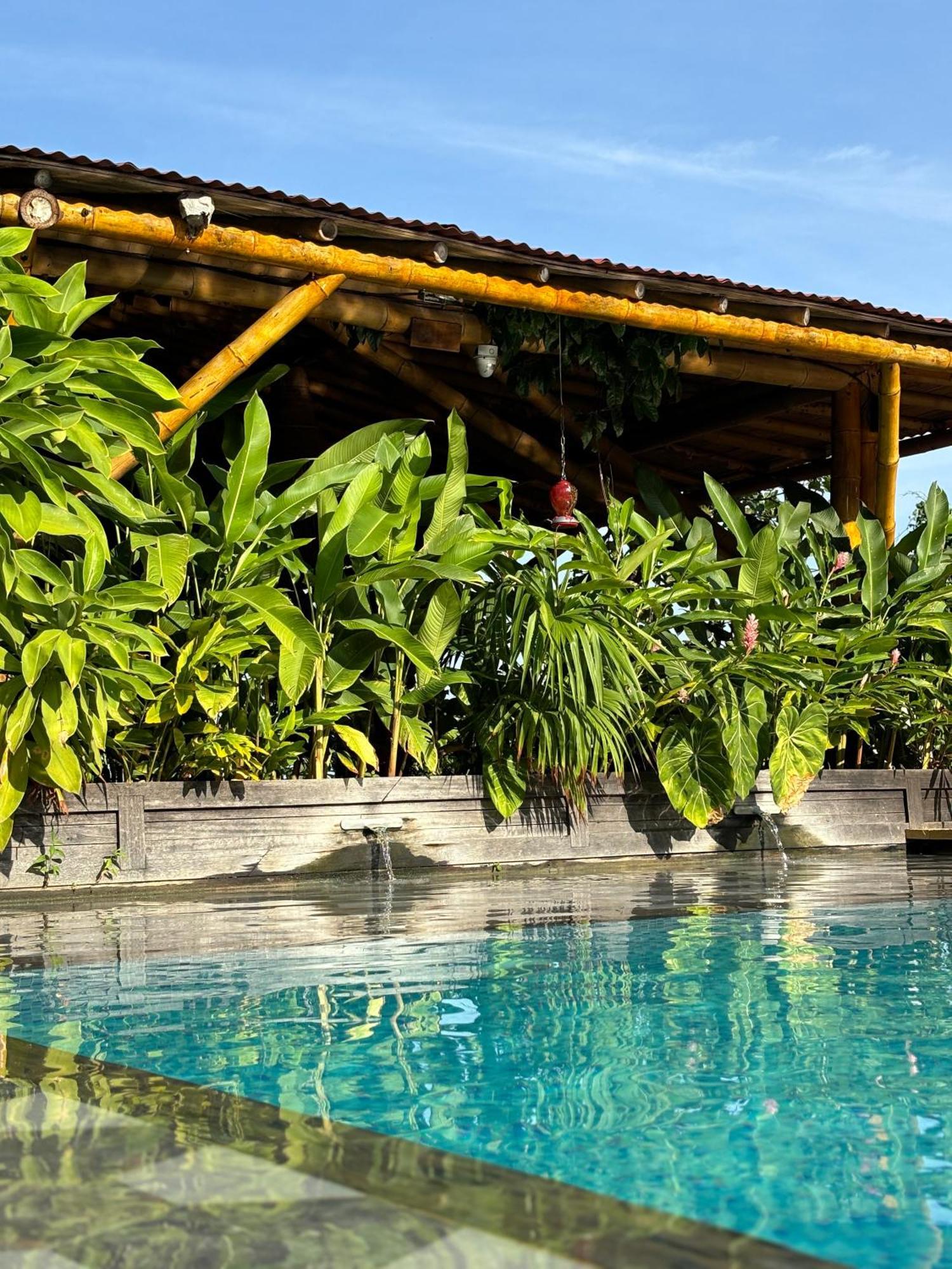 La Veranda Hotel & Restaurant Минка Экстерьер фото